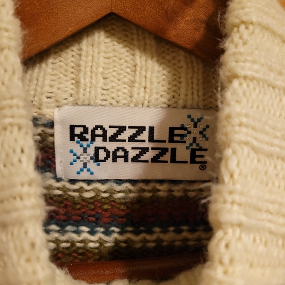 Razzle Dazzle Vtg Style Zip-Up Knitted Sweater - Picture 5 of 7